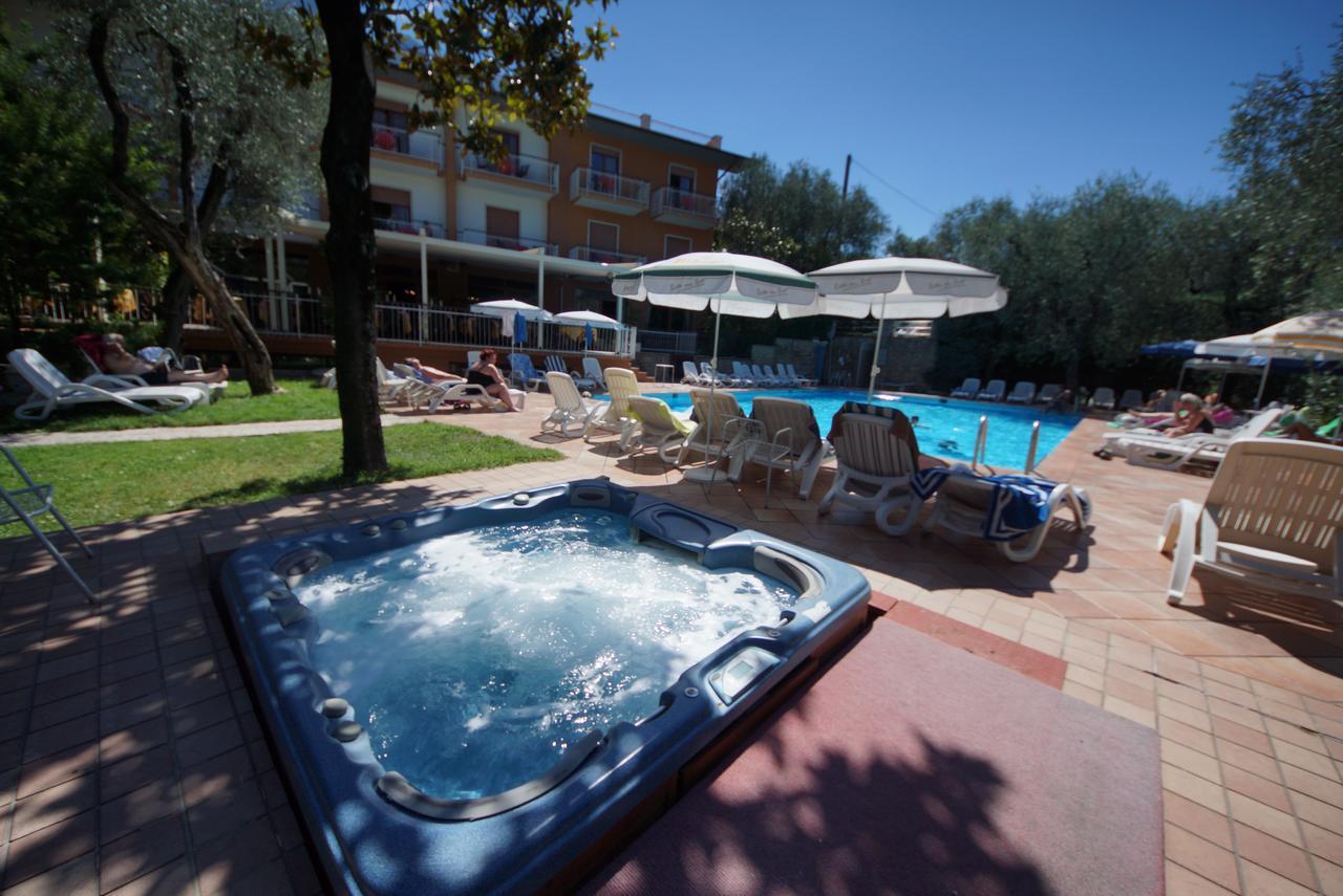 Hotel Alpi Malcesine Kültér fotó
