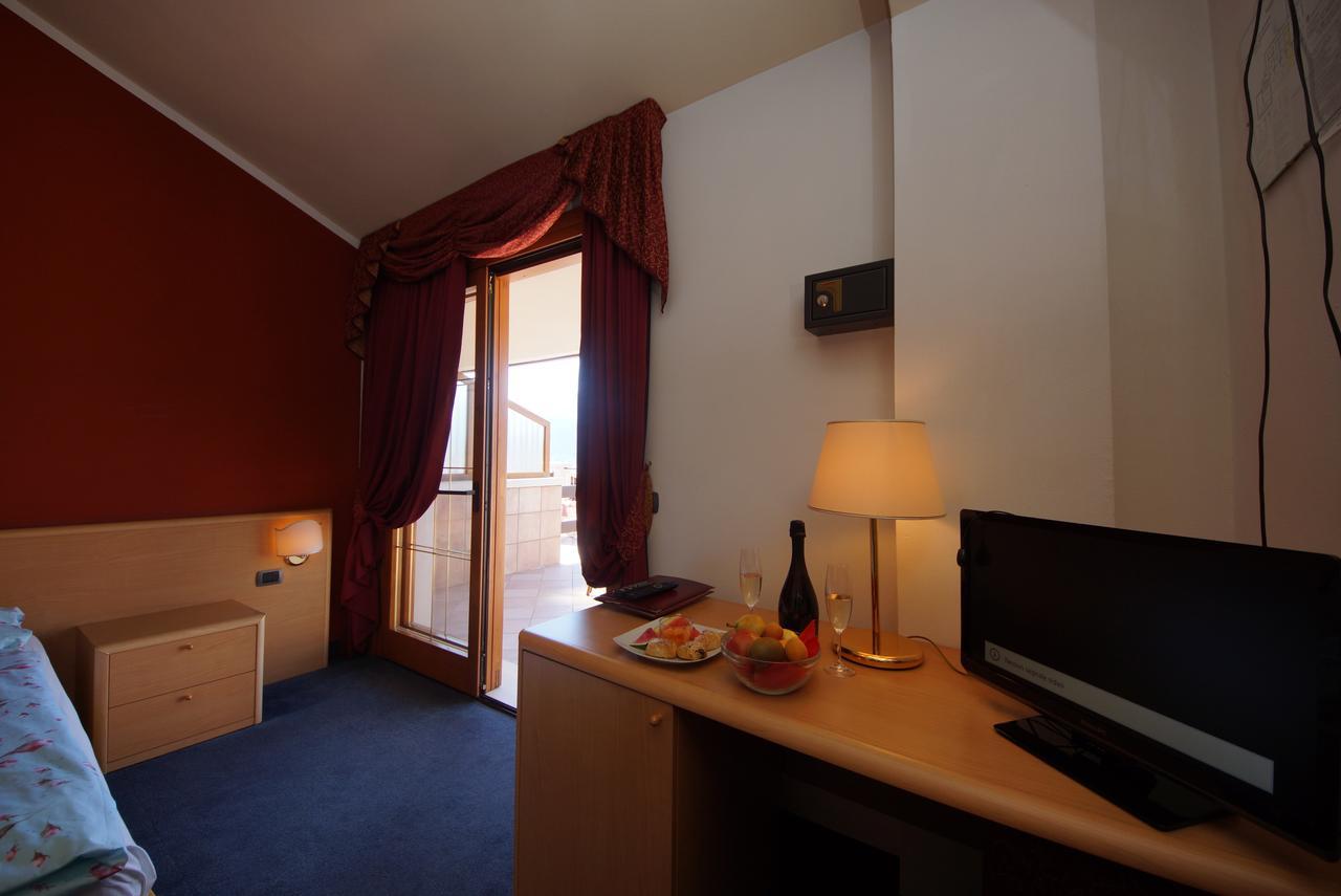 Hotel Alpi Malcesine Kültér fotó